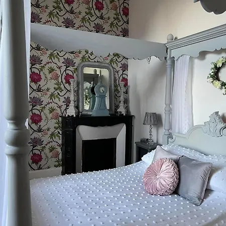 Heron Maison Bed & Breakfast *